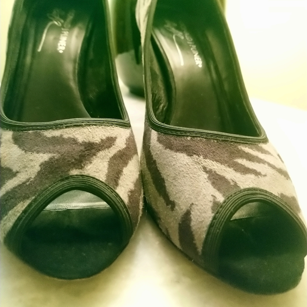 Zebra Print Heels - Picture 2 of 4